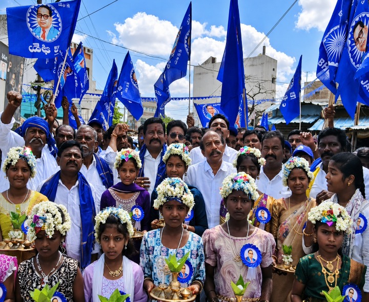 అంబేద్కర్ మహావిగ్రహ ఆవిష్కరణ