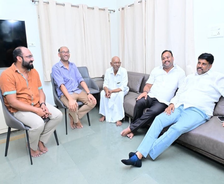 నరసింహ మూర్తి రాజును పరామర్శించిన మంత్రి, ఎమ్మెల్యే