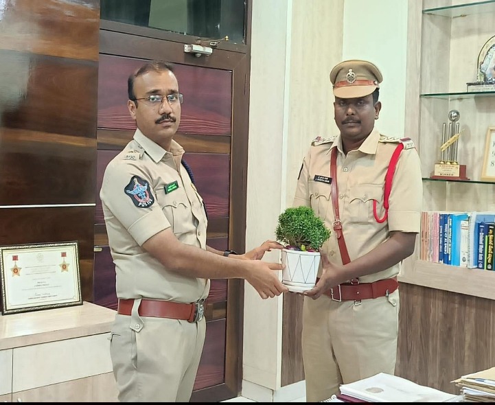 తుళ్లూరు ట్రాఫిక్ సీఐగా బాధ్యతలు స్వీకరించిన క్రాంతి కిరణ్