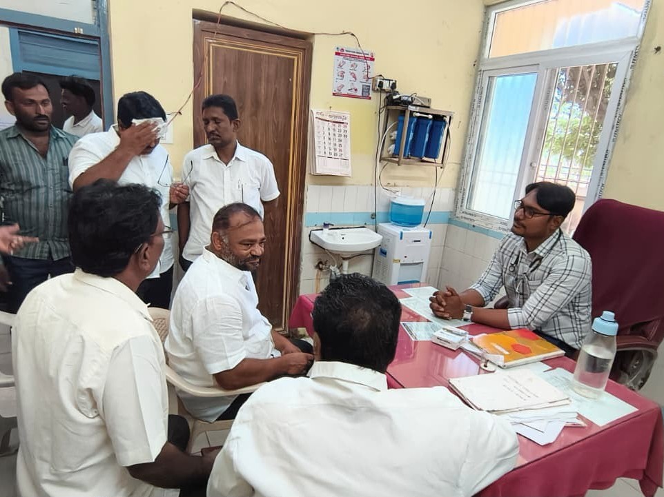 ఆసుపత్రిని ఆకస్మికంగా తనిఖీ చేసిన జగన్ మోహన్ రాజు