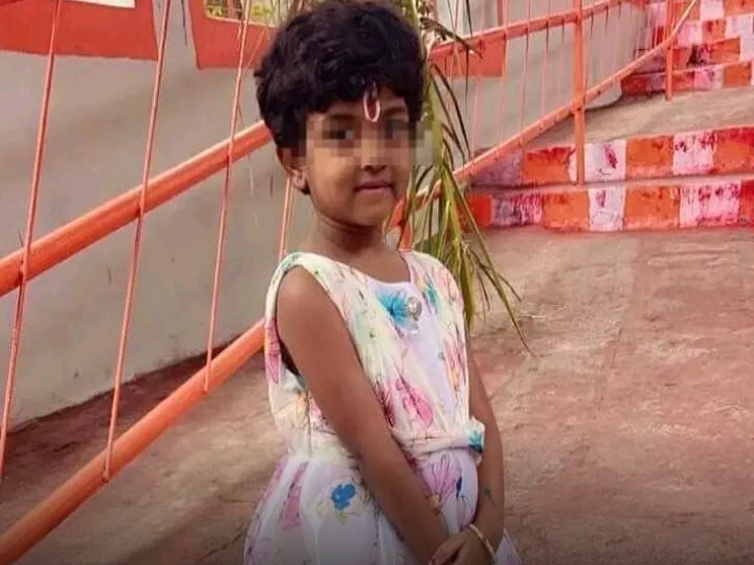 ఘోర ప్రమాదం.. ఏడేళ్ల బాలిక మృతి