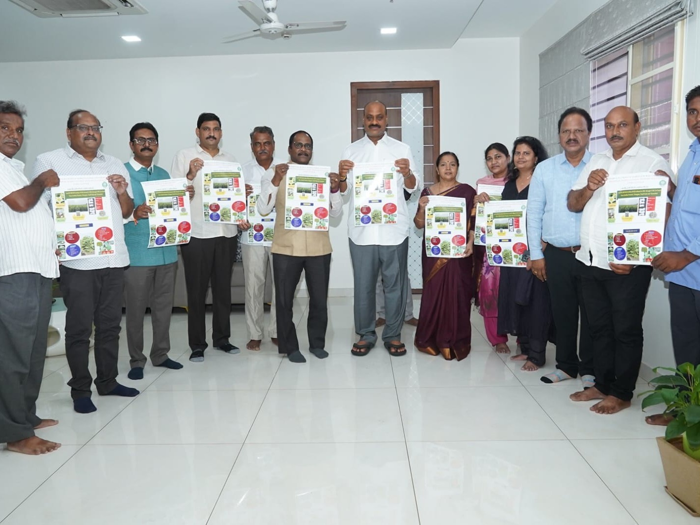 నూతన పత్తి రకాన్ని విడుదల చేసిన మంత్రి