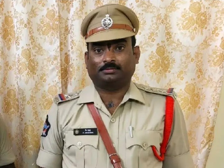వాహనదారులకు సీఐ సూచనలు