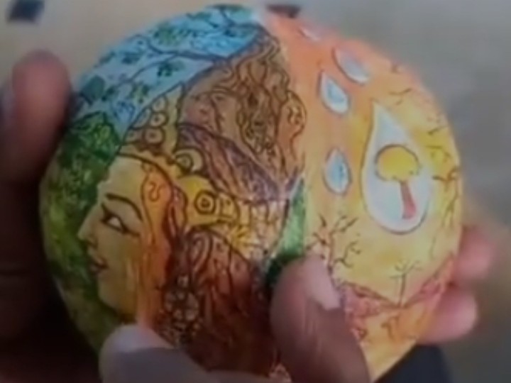 టెంకాయపై 620 అద్భుతాలు