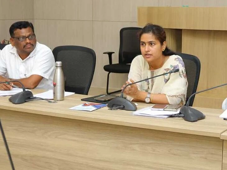 స్వచ్ఛ ఆటోలు ఎట్టి పరిస్థితుల్లో ఆగొద్దు: కలెక్టర్