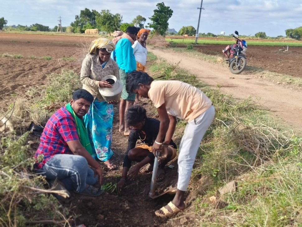 ‘ప్రతి ఒక్కరూ ఒక మొక్కను నాటి సంరక్షించాలి’