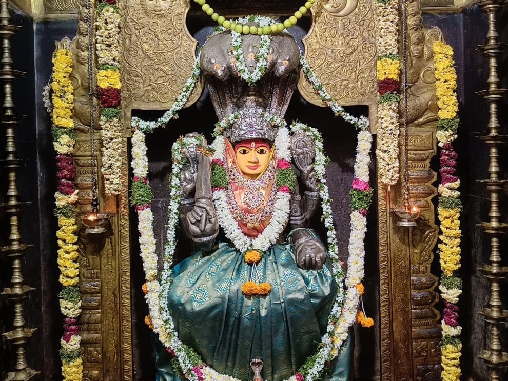 ఆలయంలో విశేషంగా అష్టోత్తర కుంకుమ పూజలు