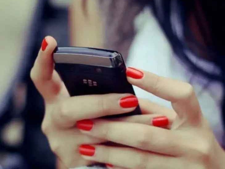 ప్రైవేట్ ఫొటోస్‌తో యువతికి బెదిరింపులు..!