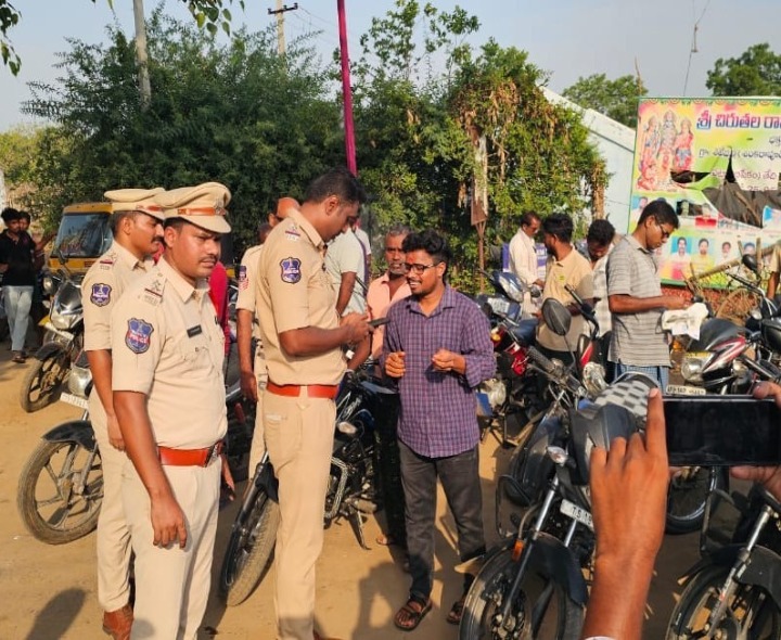 శంకరపూర్‌లో కార్డాన్ సర్చ్ నిర్వహించిన పోలీసులు