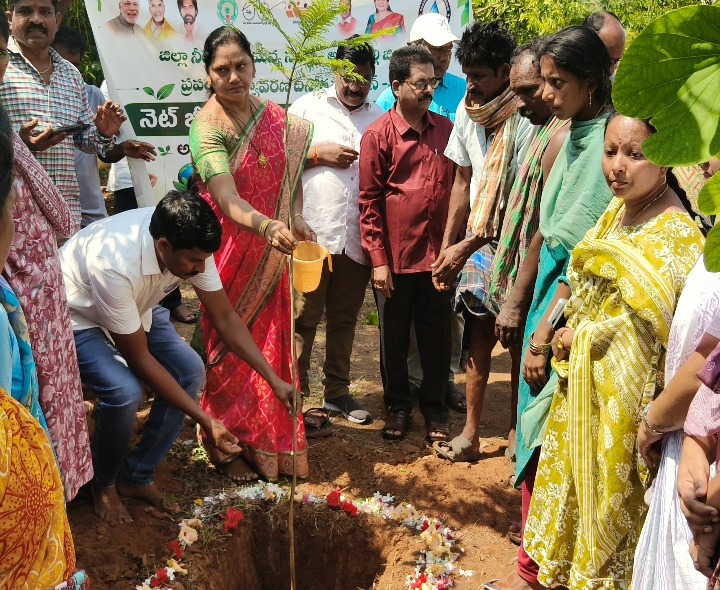 ‘పర్యావరణ పరిరక్షణకు విధిగా మొక్కలు నాటాలి’