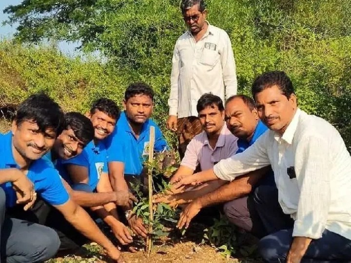 ‘పర్యావరణ పరిరక్షణకు ప్రతి ఒక్కరూ మొక్కలు నాటాలి’