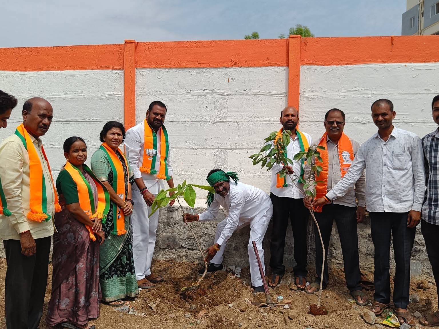 పర్యావరణ పరిరక్షణ ప్రతి ఒక్కరి బాధ్యత: బీజేపీ నేతలు
